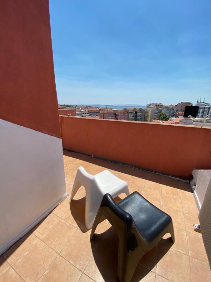Apartamentos Lux Dinastia Lisbona Esterno foto