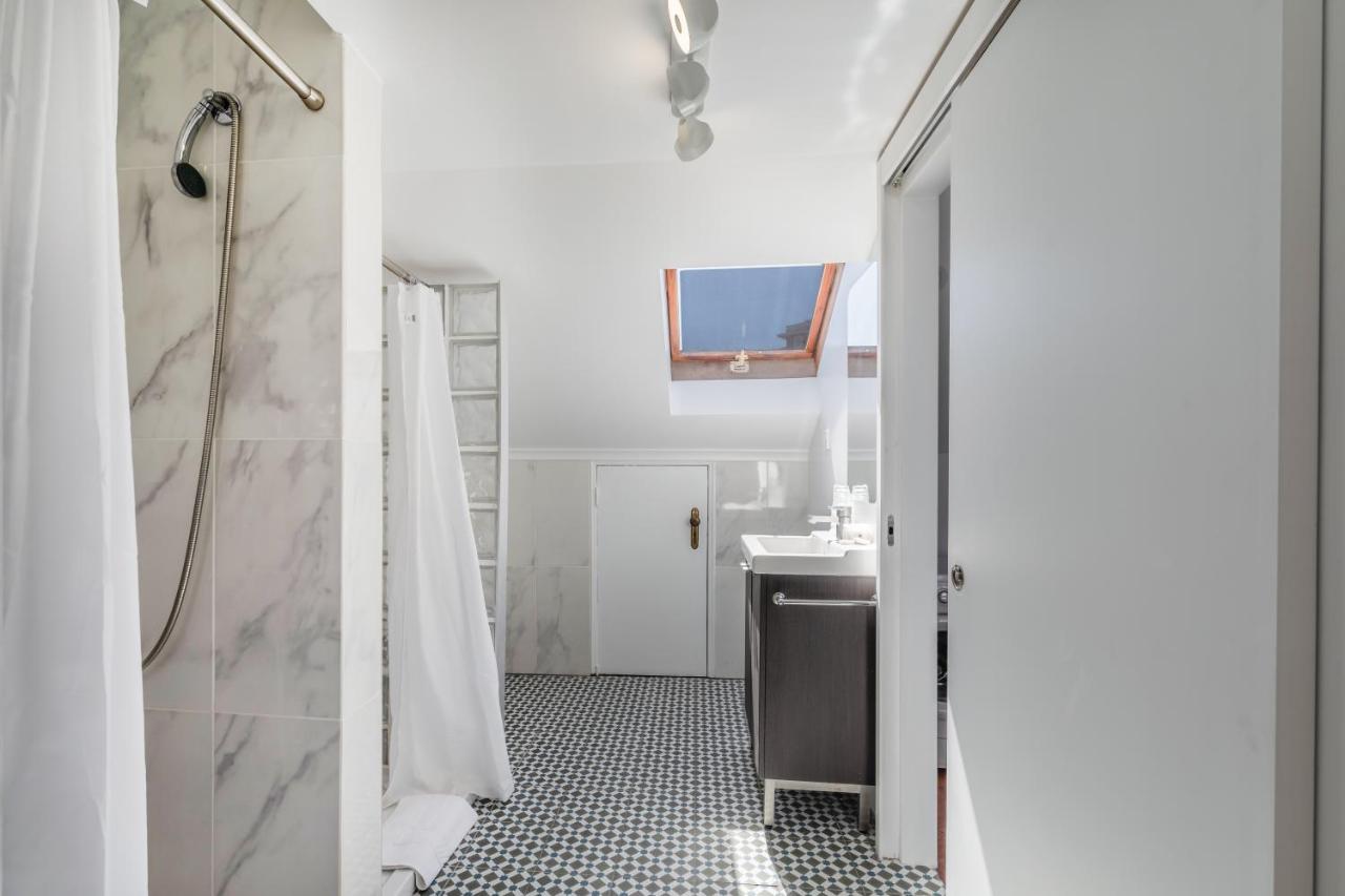 Apartamentos Lux Dinastia Lisbona Esterno foto