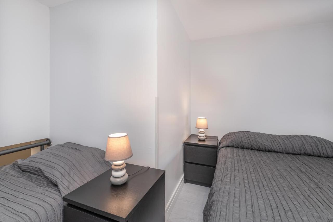 Apartamentos Lux Dinastia Lisbona Esterno foto