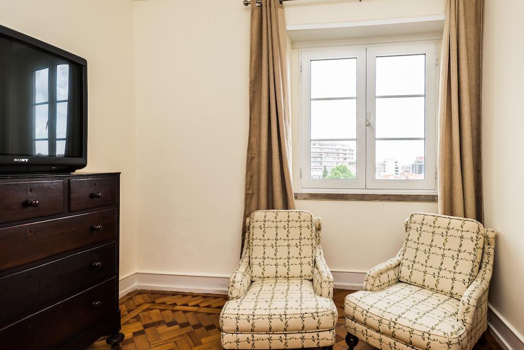 Apartamentos Lux Dinastia Lisbona Esterno foto