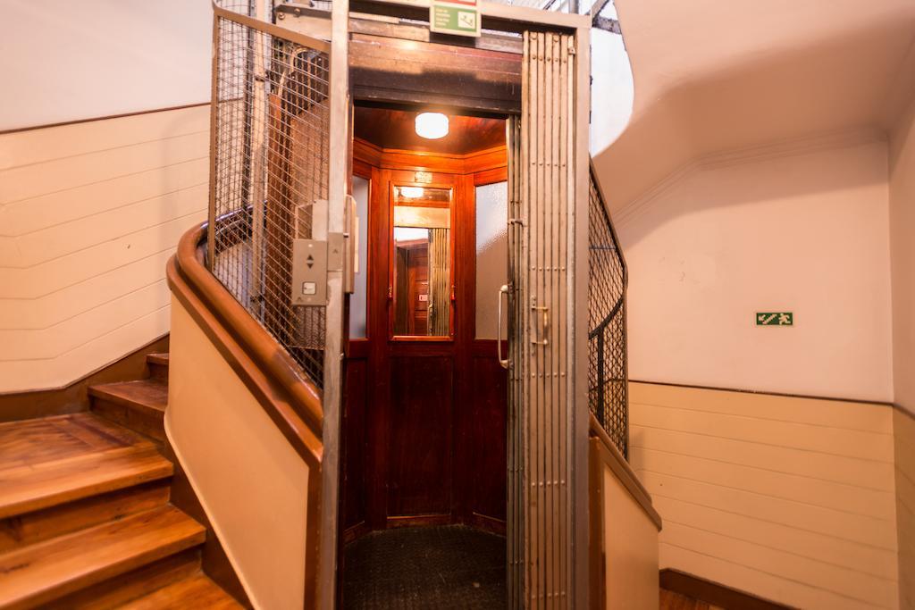 Apartamentos Lux Dinastia Lisbona Esterno foto