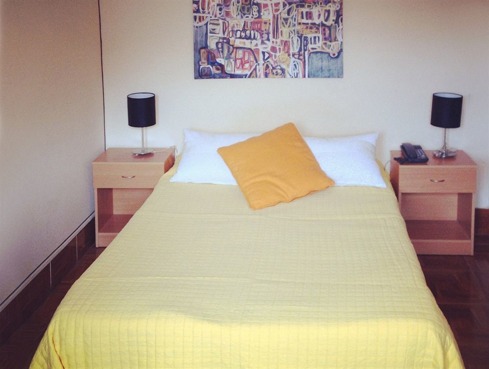 Apartamentos Lux Dinastia Lisbona Esterno foto