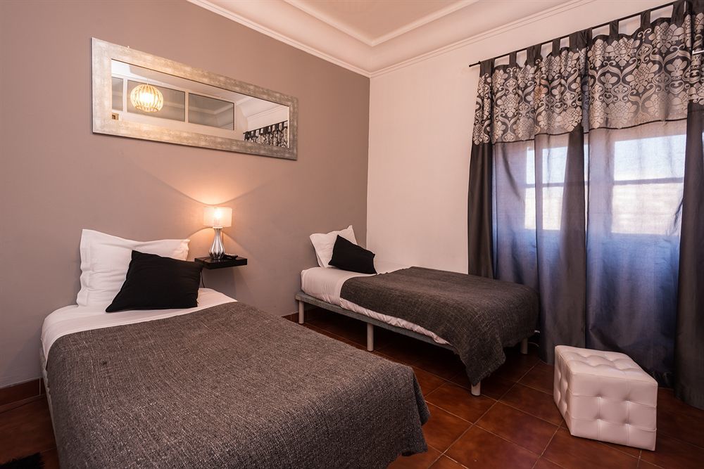 Apartamentos Lux Dinastia Lisbona Esterno foto