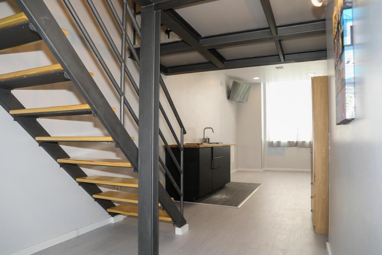 Apartamentos Lux Dinastia Lisbona Esterno foto